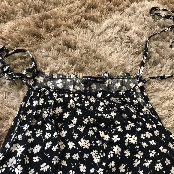 Brandy Melville floral print top - Picture 2 of 7